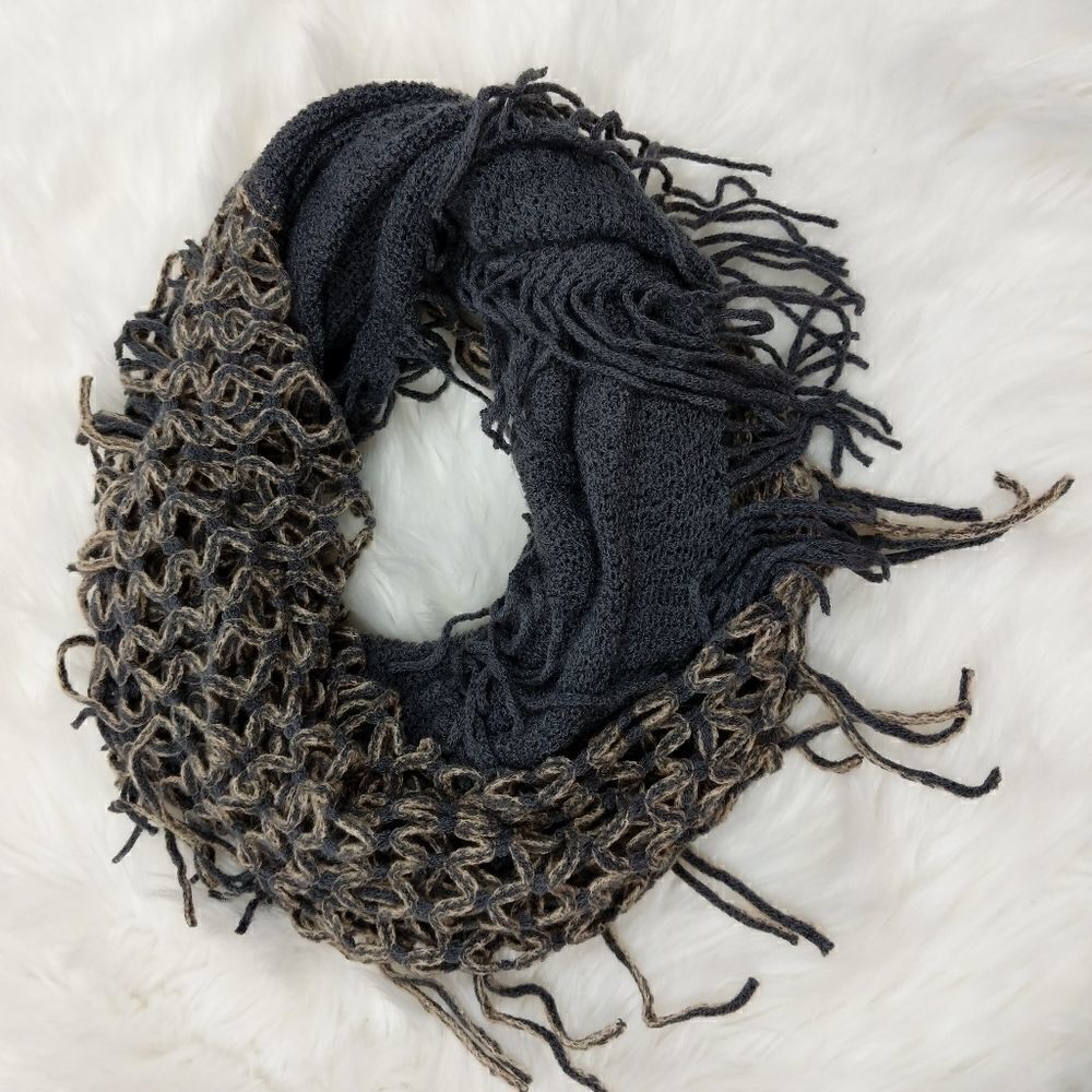 Unbranded Gray and Yellow Crochet Knit Scarf fring